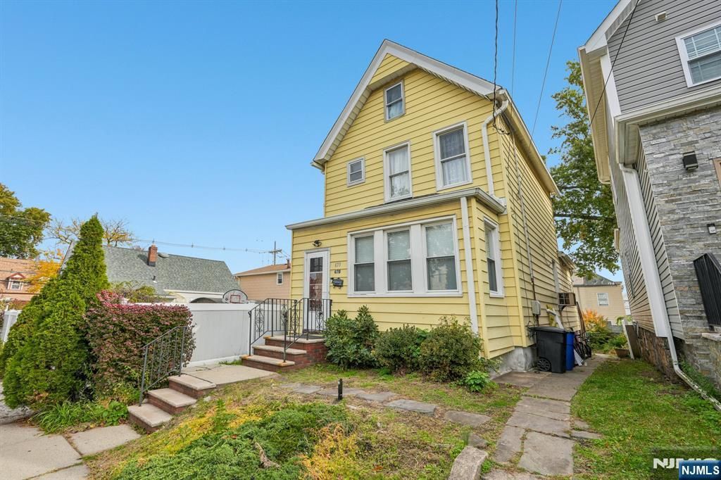 Photo of 670 Devon Street, Kearny, NJ 07032 (MLS # 26001171)