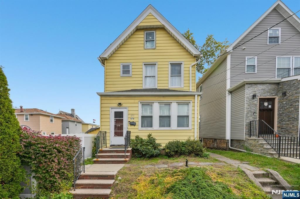 Photo of 670 Devon Street, Kearny, NJ 07032 (MLS # 26001171)