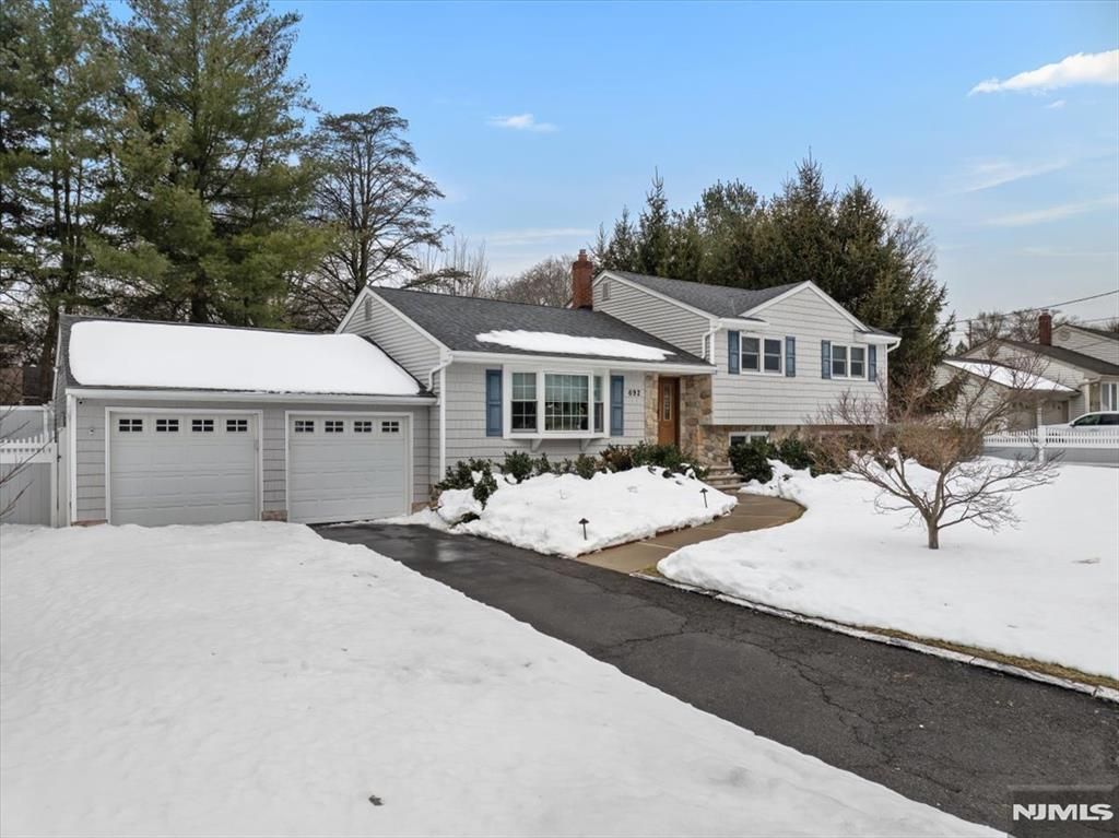 Photo of 692 Pine Lake Drive, Twp of Washington, NJ 07676 (MLS # 25041111)