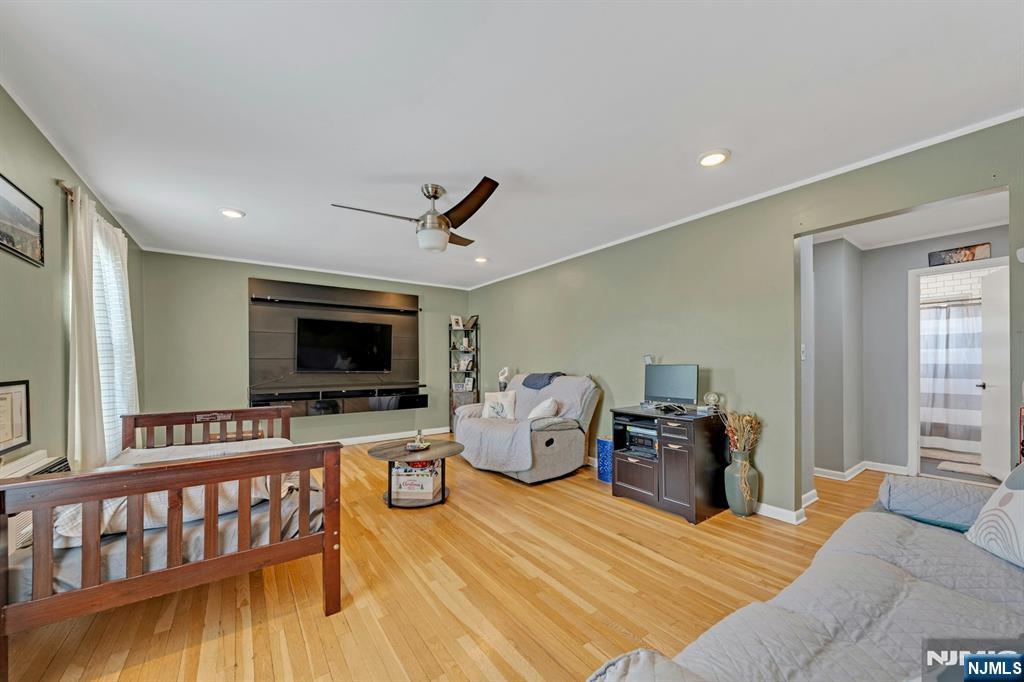 55 Schuyler Avenue 9