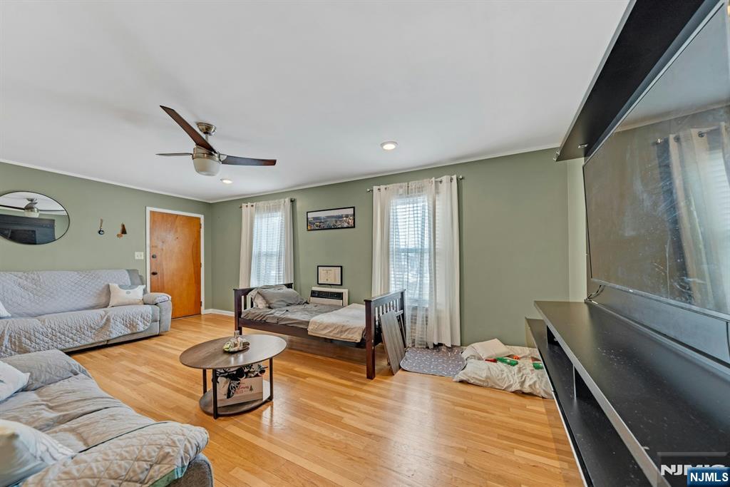 55 Schuyler Avenue 9