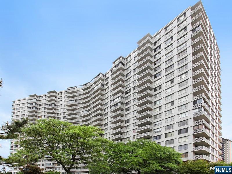 2100 Linwood Avenue 2G