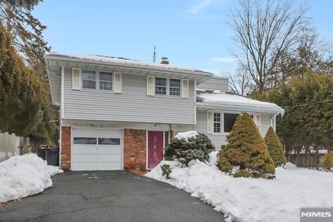 Photo of 52 Deer Trail Road, Hillsdale, NJ 07642 (MLS # 26004652)