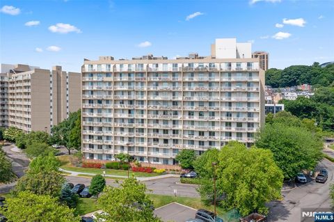Photo of 1077 River RD #606, Edgewater, NJ 07020 (MLS # 26021849)