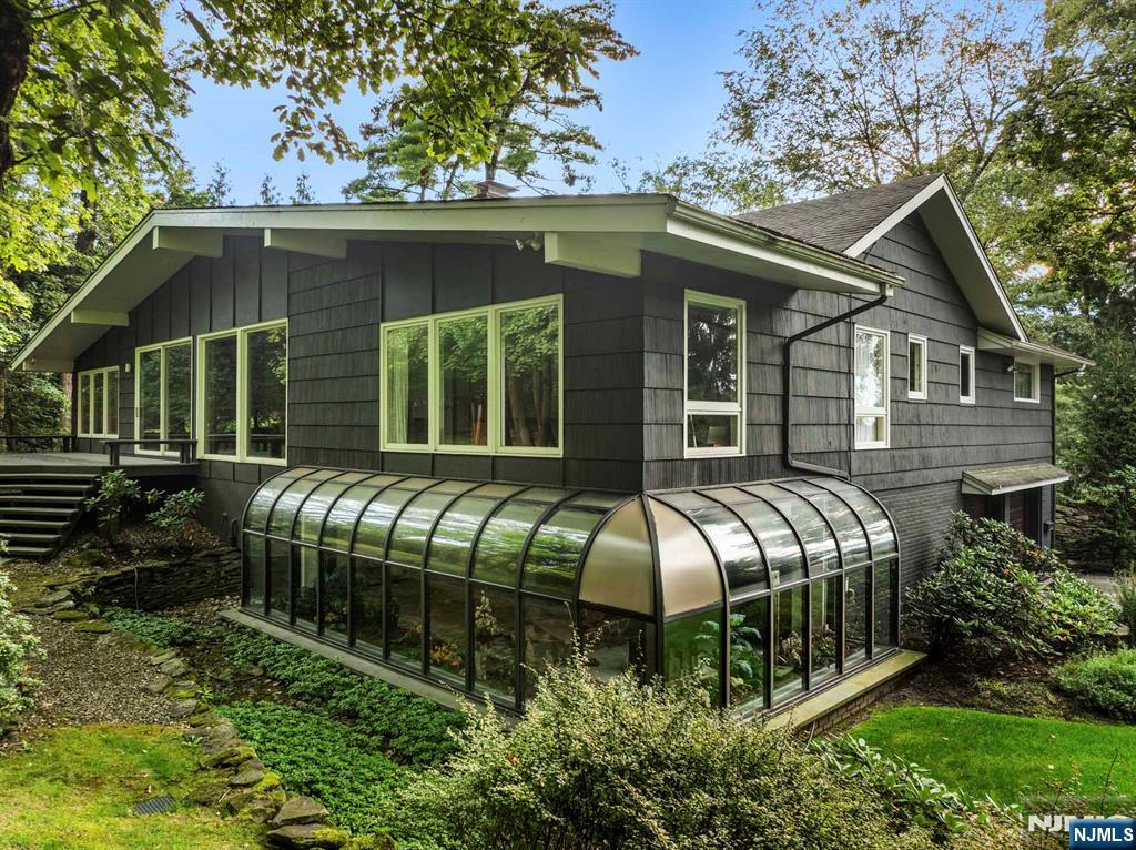 99 Oxford Drive
