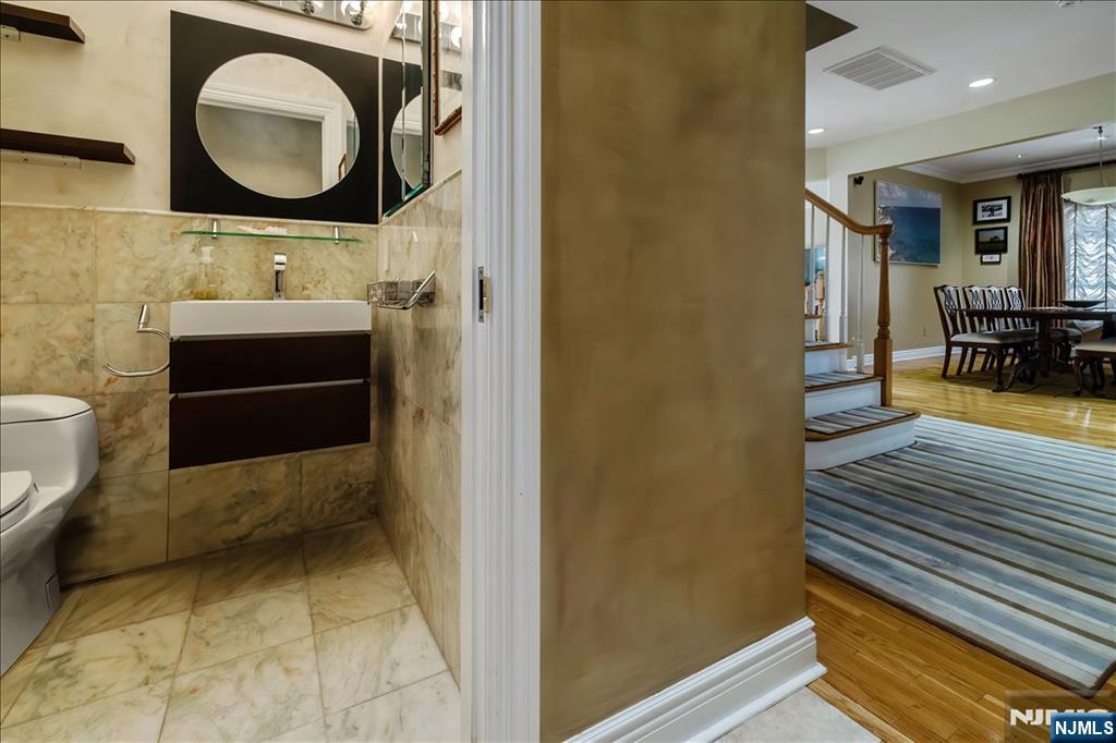 54 Van Nostrand Avenue