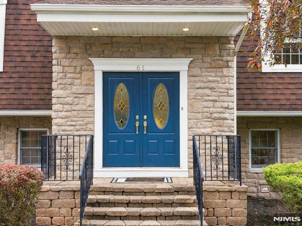61 Geoffrey Way