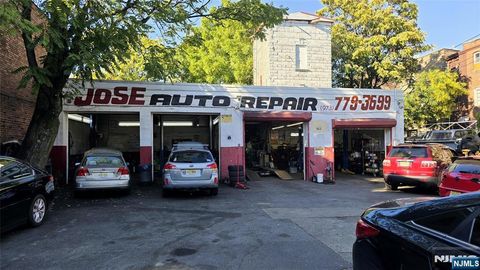 422 Monroe Street Passaic NJ 07055