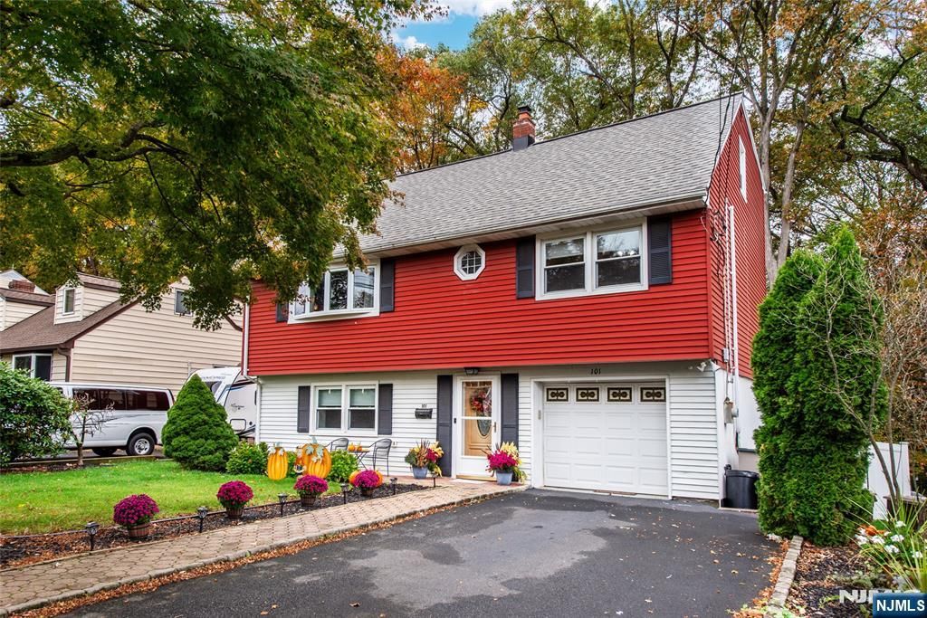 Photo of 101 Linden Road, Wayne, NJ 07470 (MLS # 25037557)