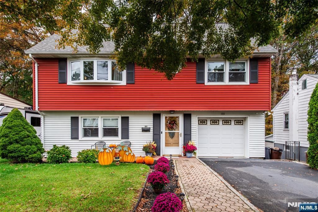Photo of 101 Linden Road, Wayne, NJ 07470 (MLS # 25037557)