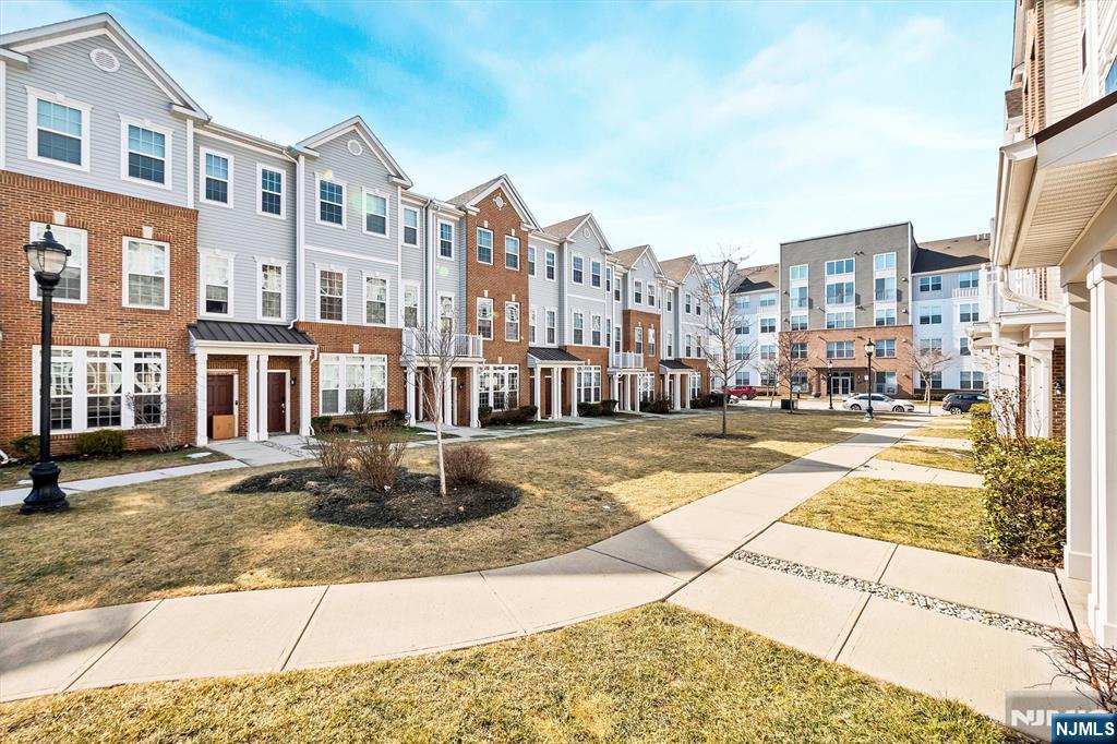 11 Veterans Drive