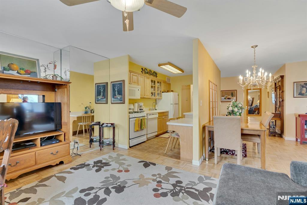 2000 Linwood Avenue 5A