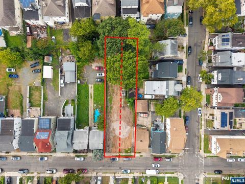 Photo of 39 Grand Ave, Newark, NJ 07106 (MLS # 25030129)