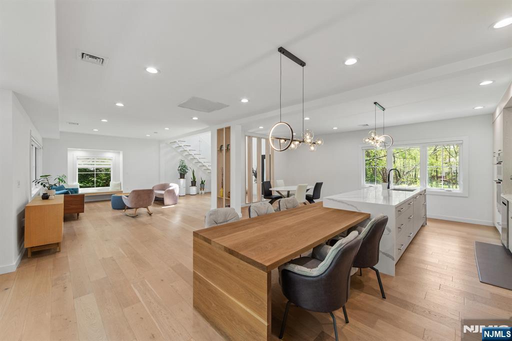 10 Sunset Road