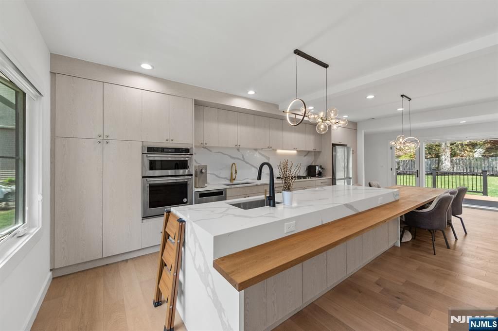 Photo of 10 Sunset Road, Demarest, NJ 07627 (MLS # 26014397)