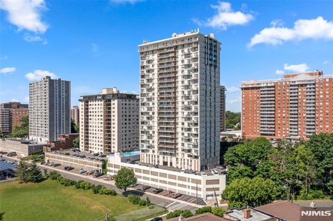 Photo of 160 Overlook Avenue #2C, Hackensack, NJ 07601 (MLS # 26017807)
