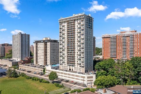 Photo of 160 Overlook Avenue #2C, Hackensack, NJ 07601 (MLS # 26017807)