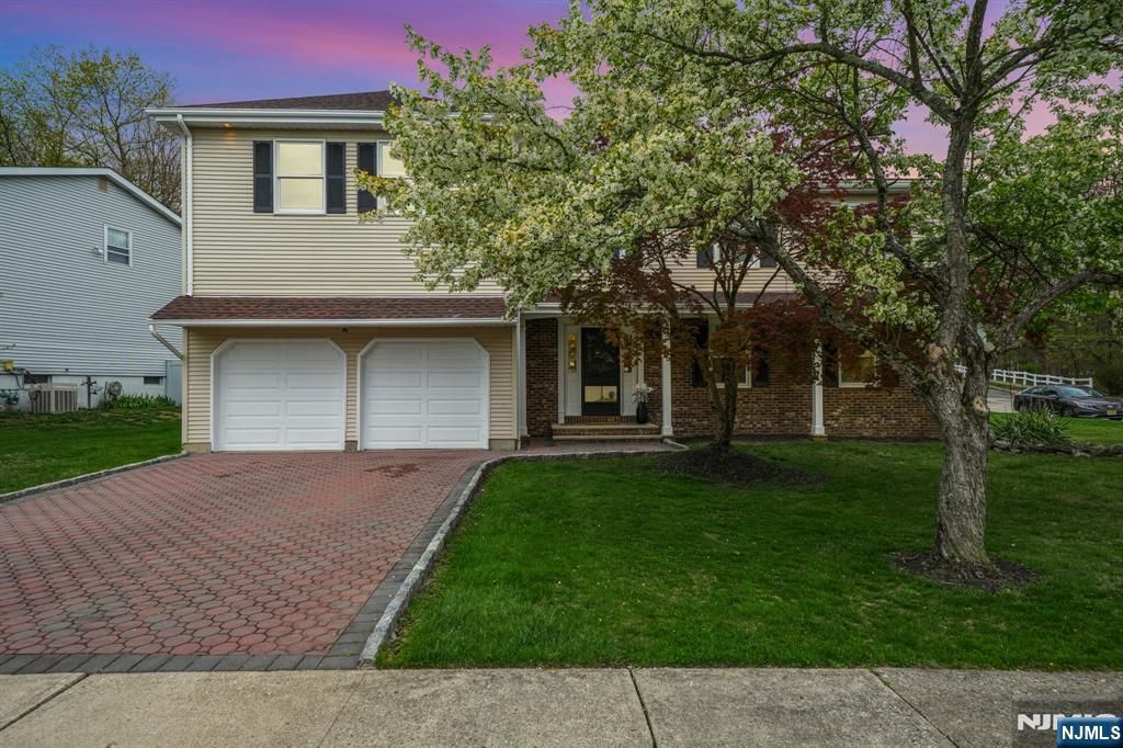 Photo of 45 Holyoke Court, Wayne, NJ 07470 (MLS # 26014685)