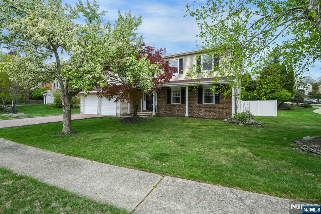 Photo of 45 Holyoke Court, Wayne, NJ 07470 (MLS # 26014685)