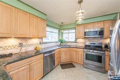 7 Wedgewood Drive West Orange NJ 07052