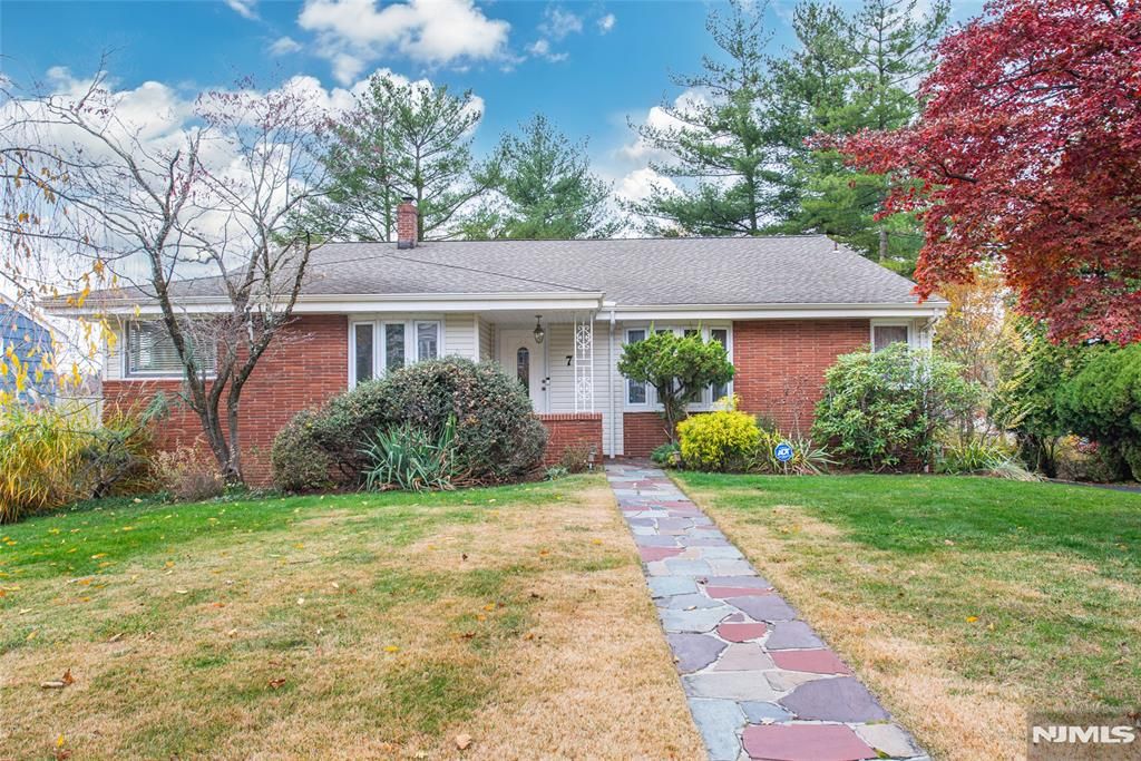 Photo of 7 Wedgewood Drive, West Orange, NJ 07052 (MLS # 25042709)