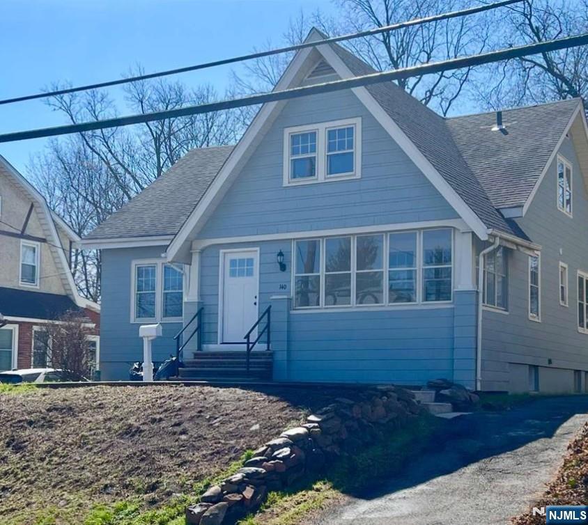 Property for Sale at 140 Raymond Street, Hasbrouck Heights, New Jersey - Bedrooms: 4 
Bathrooms: 2 
Rooms: 10  - $699,000