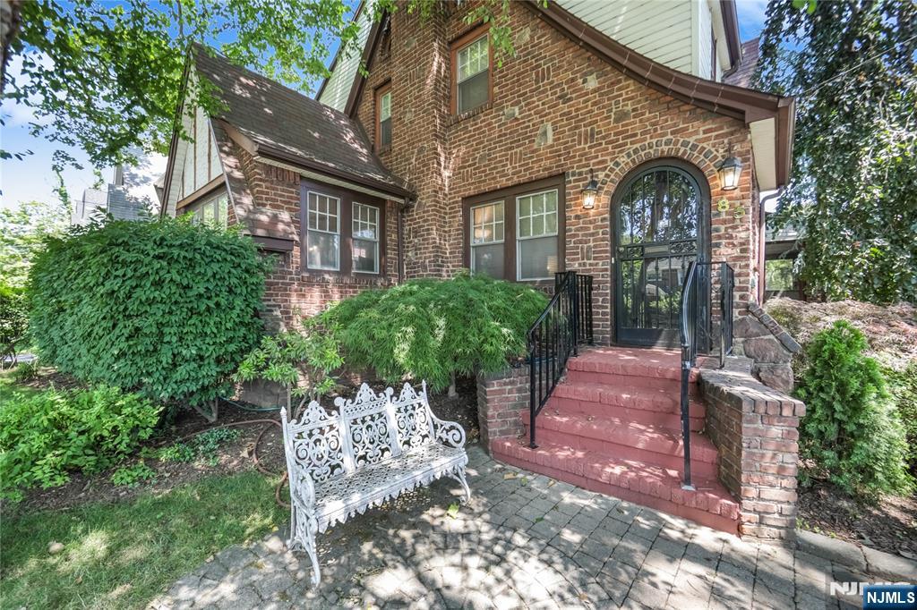 85 Sherman Avenue