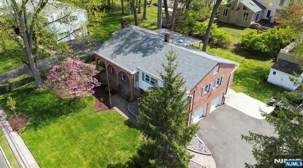 Photo of 274 Seton Hall Drive, Paramus, NJ 07652 (MLS # 26007053)