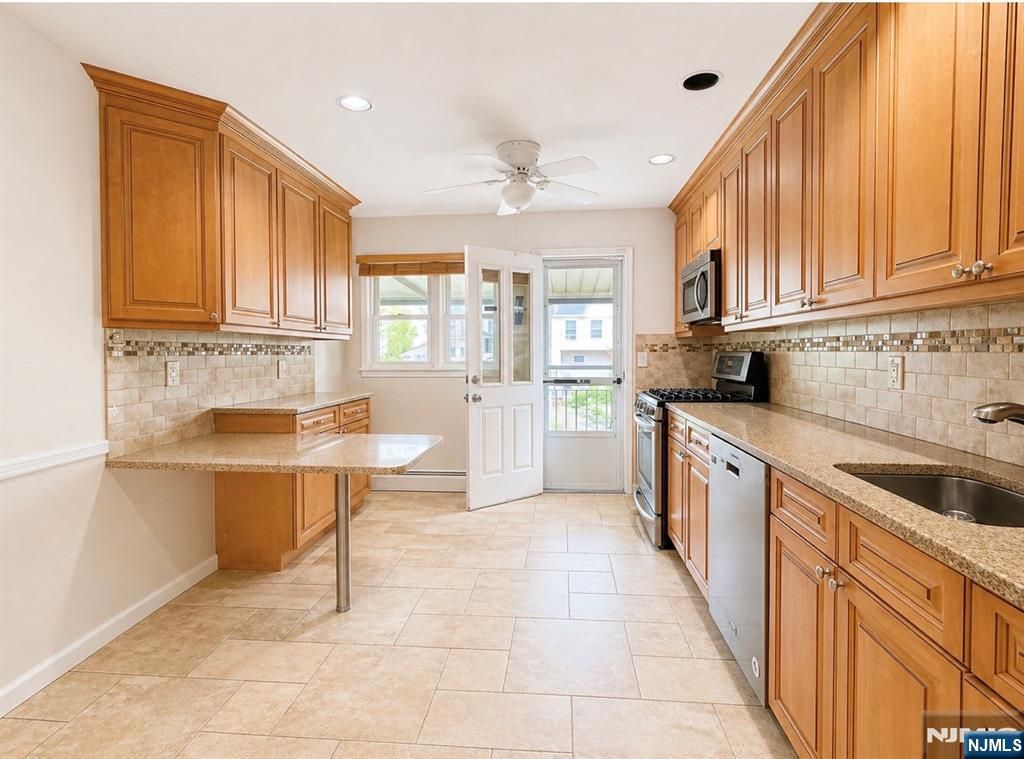 Photo of 274 Seton Hall Drive, Paramus, NJ 07652 (MLS # 26007053)