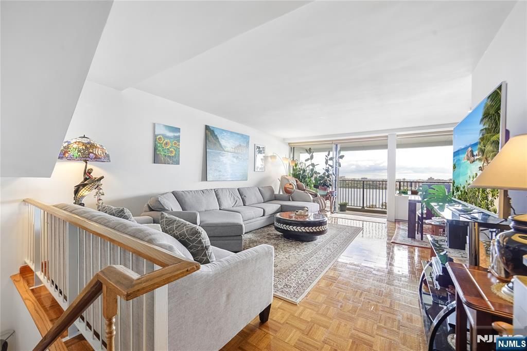 Photo of 3 Horizon Road #606, Fort Lee, NJ 07024 (MLS # 25038038)