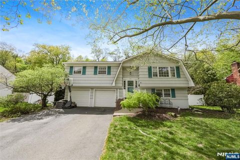 273 Andrew Place, Bloomingdale, NJ 07403 - MLS#: 25014849