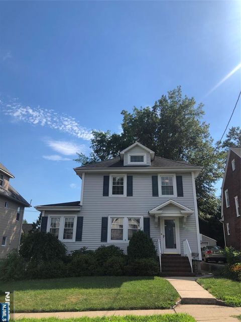 Photo of 908 Linden Ave, Ridgefield, NJ 07657 (MLS # 26015526)