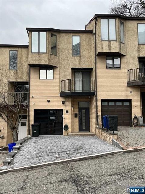 20 Veterans Way Edgewater NJ 07020