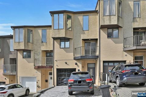 Photo of 20 Veterans Way, Edgewater, NJ 07020 (MLS # 25018804)