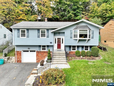 Photo of 75 Hiawatha Boulevard, Oakland, NJ 07436 (MLS # 26036341)