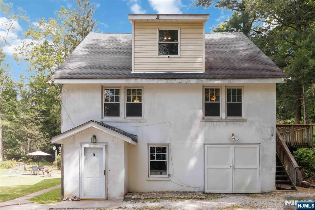 Photo of 5 Fanwood Court, West Milford, NJ 07421 (MLS # 25036195)