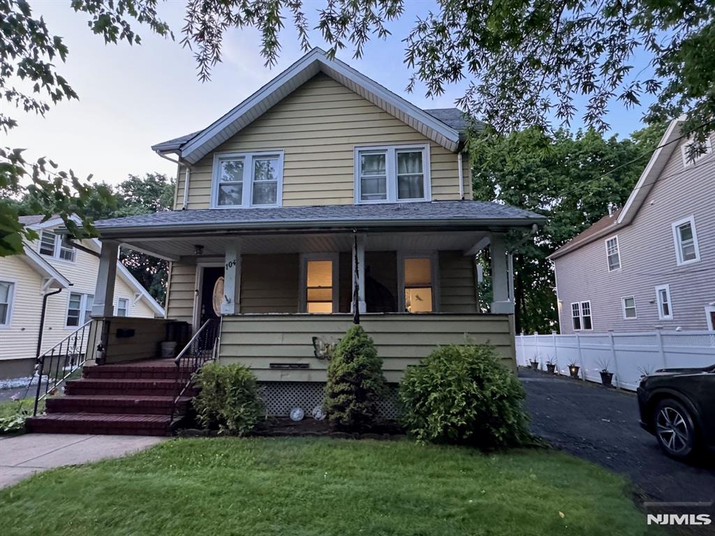 Photo of 104 Arthur Street, Ridgefield Park, NJ 07660 (MLS # 26022120)