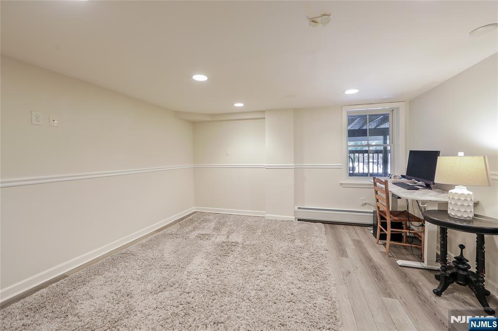 Wyckoff, New Jersey 07481, United States, 4 Bedrooms Bedrooms, ,3 BathroomsBathrooms,Residential,Active,159722