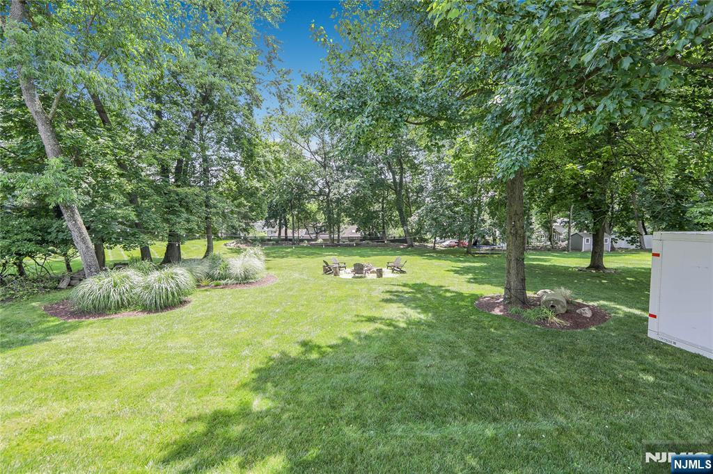 Wyckoff, New Jersey 07481, United States, 4 Bedrooms Bedrooms, ,3 BathroomsBathrooms,Residential,Active,159722