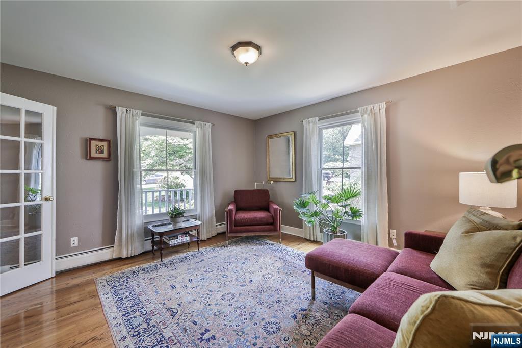 Wyckoff, New Jersey 07481, United States, 4 Bedrooms Bedrooms, ,3 BathroomsBathrooms,Residential,Active,159722