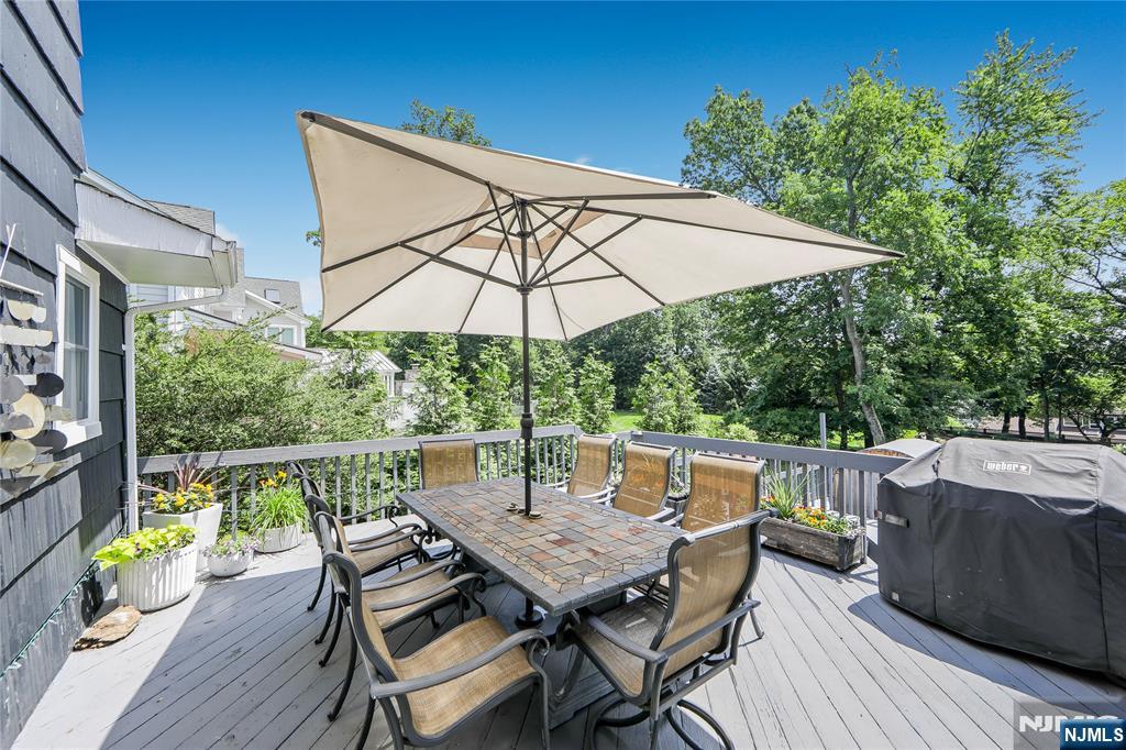 Wyckoff, New Jersey 07481, United States, 4 Bedrooms Bedrooms, ,3 BathroomsBathrooms,Residential,Active,159722