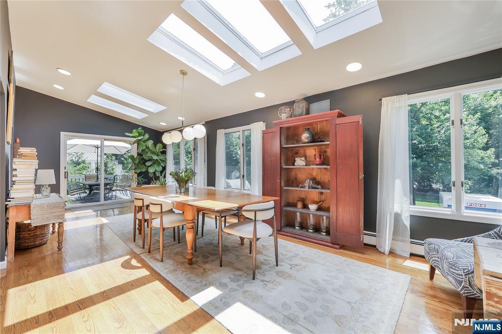 Wyckoff, New Jersey 07481, United States, 4 Bedrooms Bedrooms, ,3 BathroomsBathrooms,Residential,Active,159722