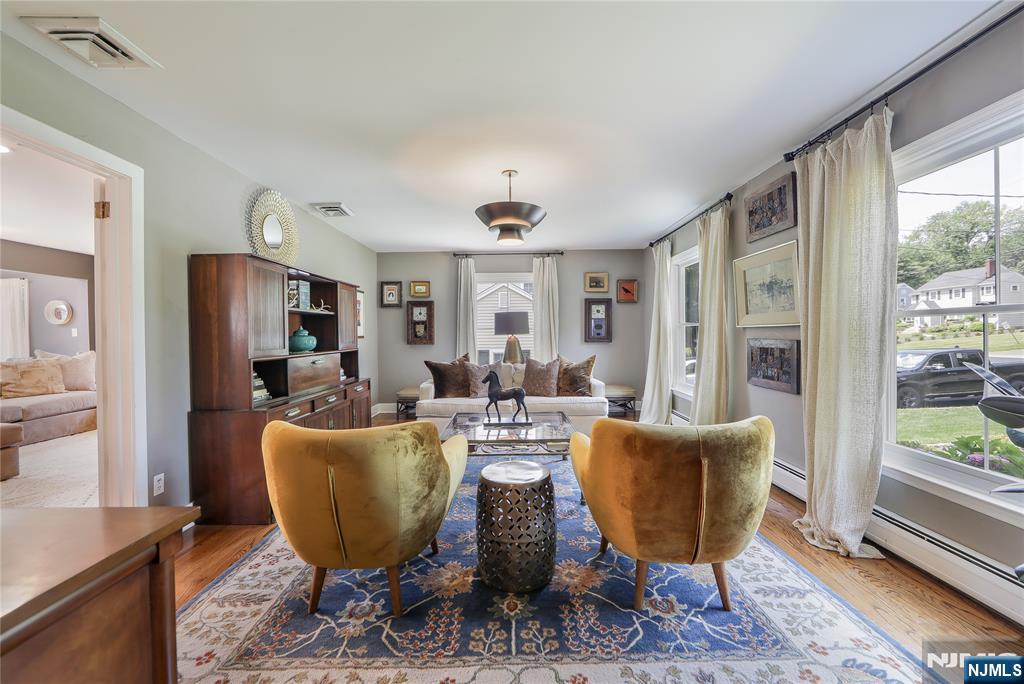 Wyckoff, New Jersey 07481, United States, 4 Bedrooms Bedrooms, ,3 BathroomsBathrooms,Residential,Active,159722