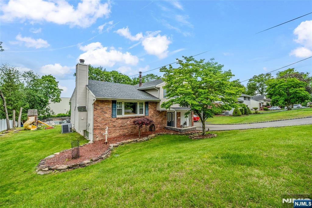 415 Briarwood Lane