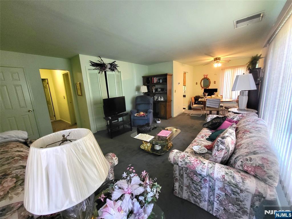 2 Grand Avenue 4