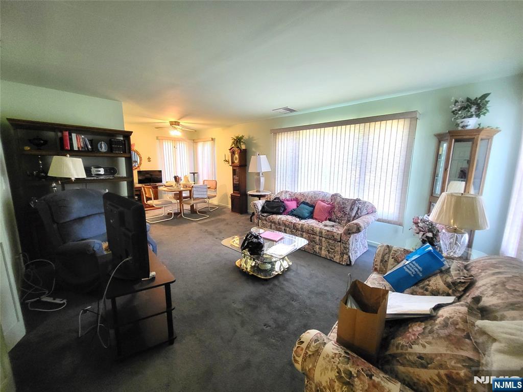 2 Grand Avenue 4