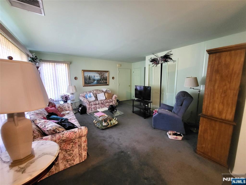2 Grand Avenue 4