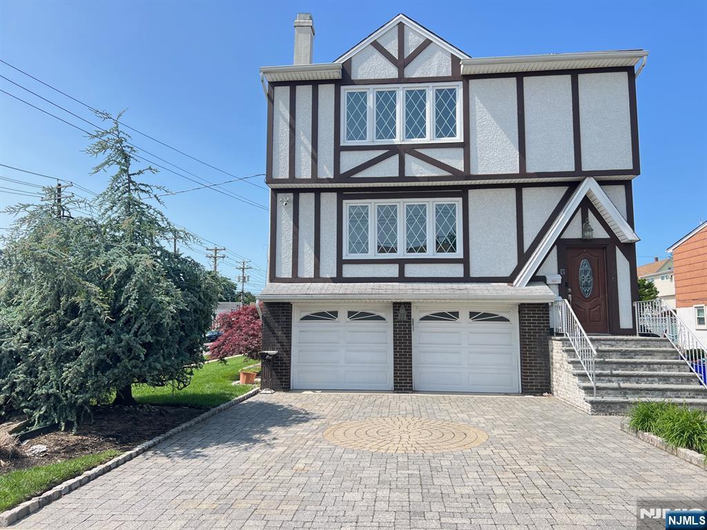 Rental Property at 730 Page Ave 1, Lyndhurst, New Jersey - Bedrooms: 3 
Bathrooms: 3 
Rooms: 9  - $3,600 MO.