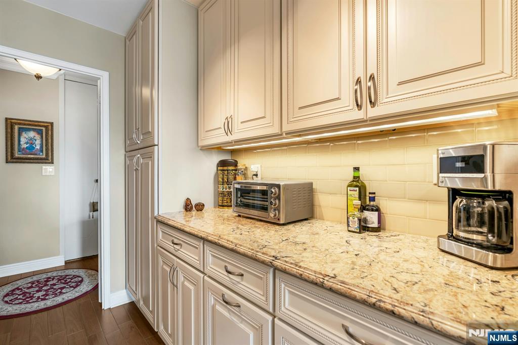 2000 Linwood Avenue 3K