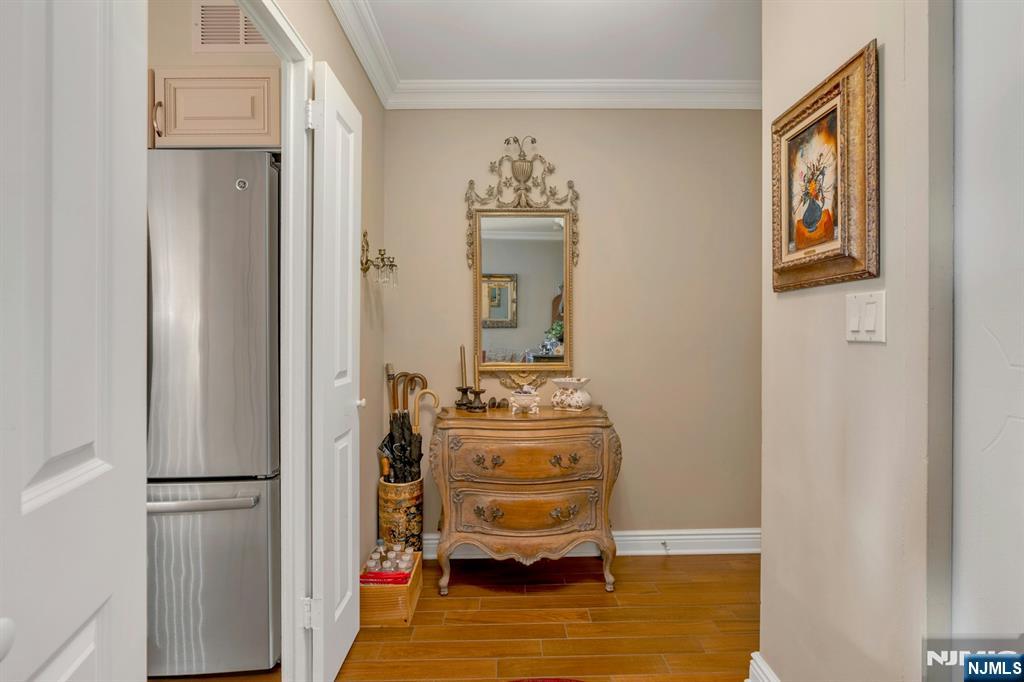 2000 Linwood Avenue 3K